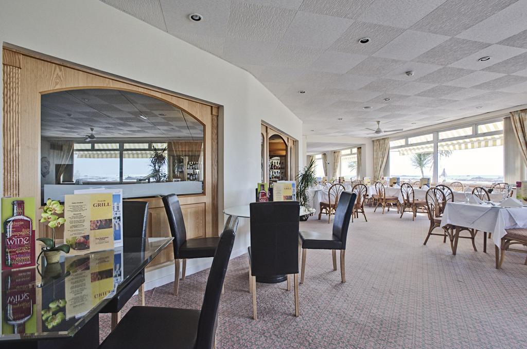 The Samares Coast Hotel & Apartments Saint Helier Restoran gambar